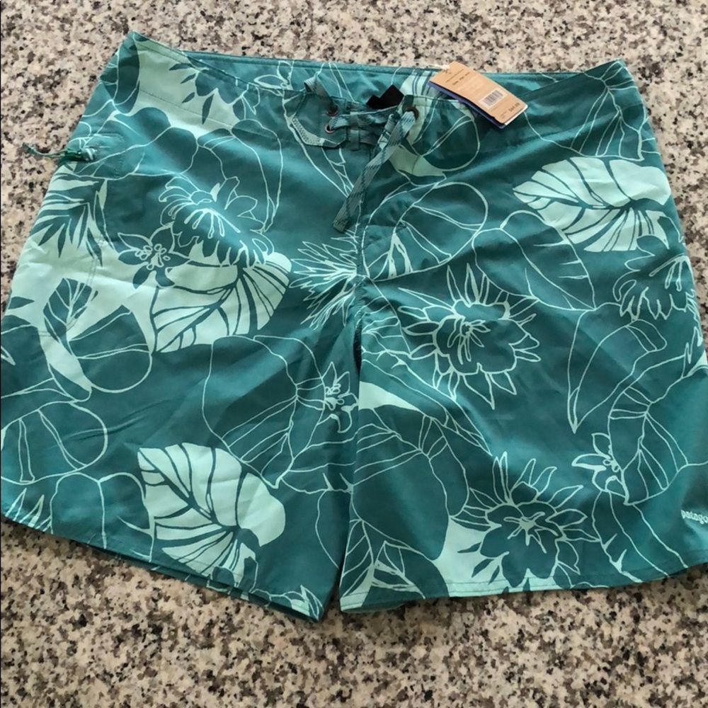 Women’s boardshorts